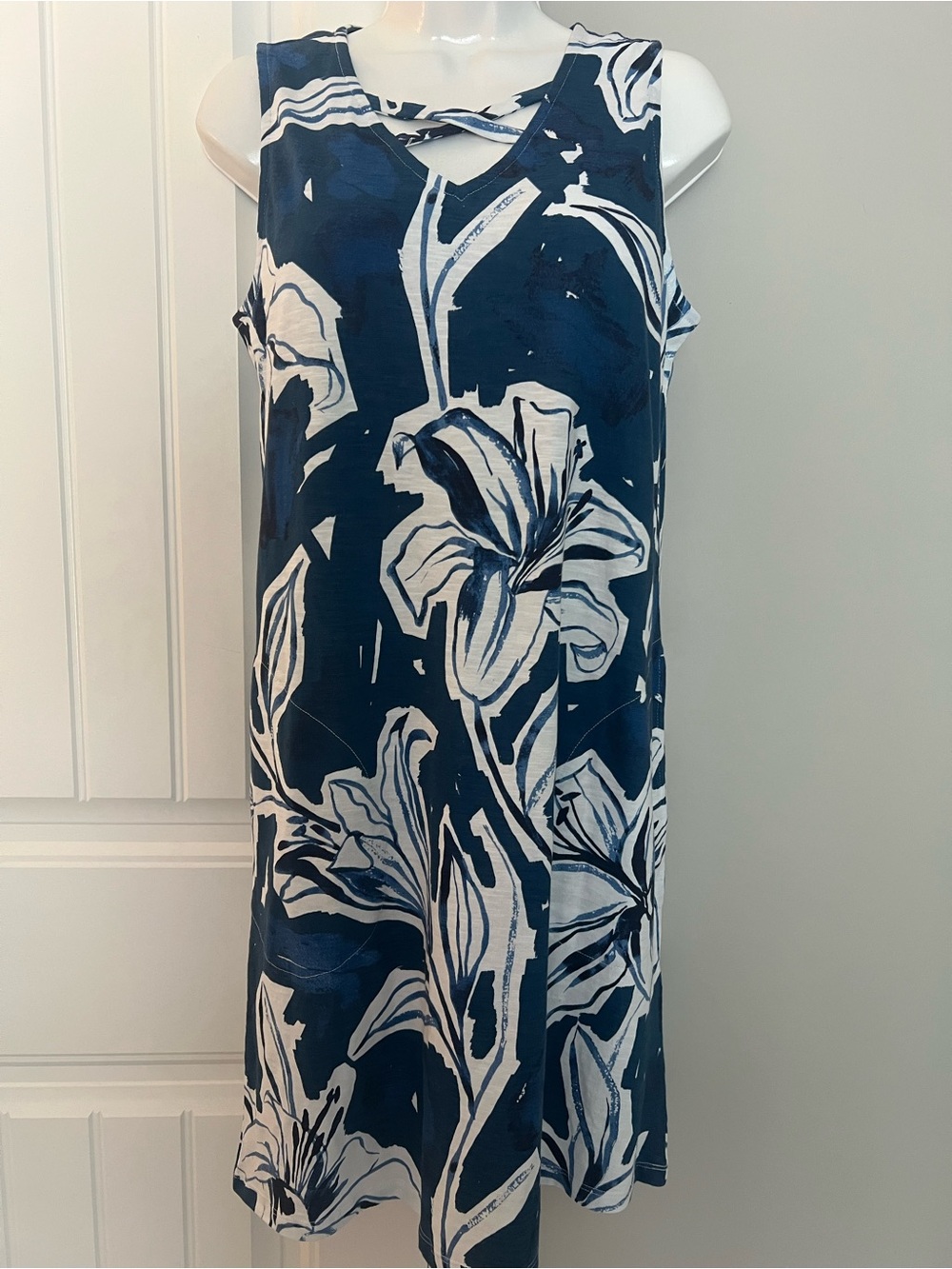 NWT CHICOS FLORAL CRISSCROSS SUMMER DRESS SZ 0/4/SM